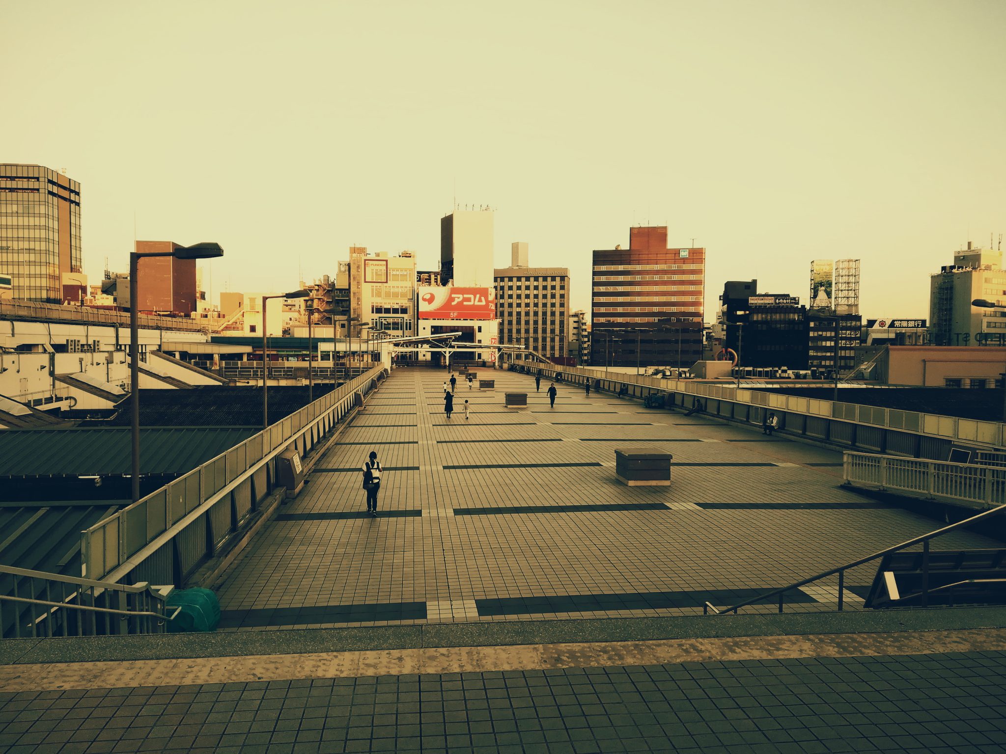上野駅にあるパンダ橋を公園側から眺めた風景の画像 東京散策